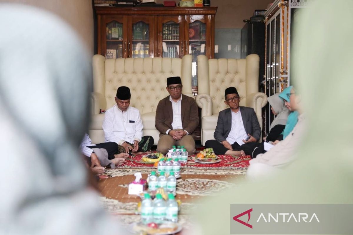 Cagub Ridwan Kamil janji buat program haji dan umrah bagi marbot