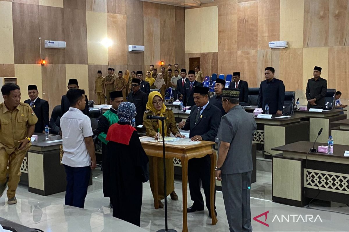 Satu pimpinan DPRD Mukomuko 2024-2029 jalani sumpah jabatan