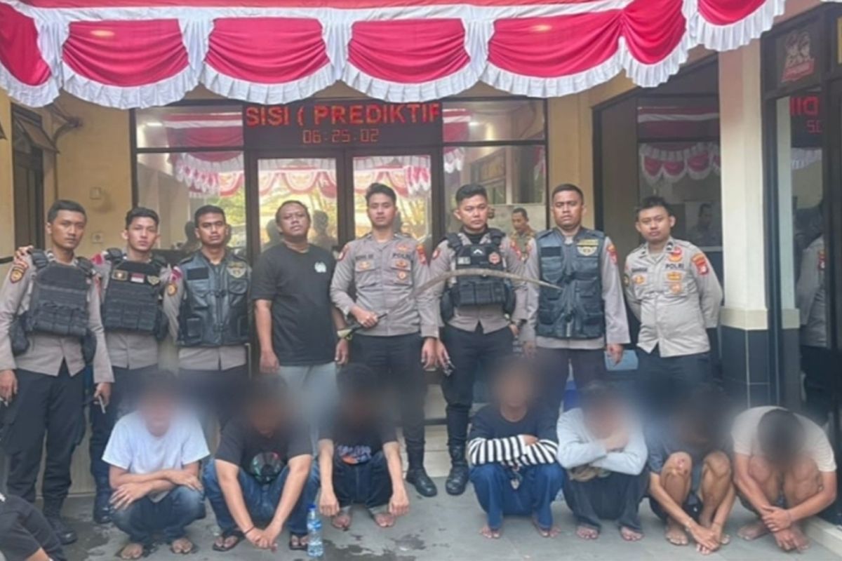 Polisi temukan miras dari sekelompok remaja yang hendak tawuran