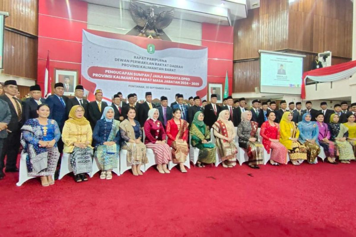 65 anggota DPRD Provinsi Kalbar periode 2024-2029 dilantik