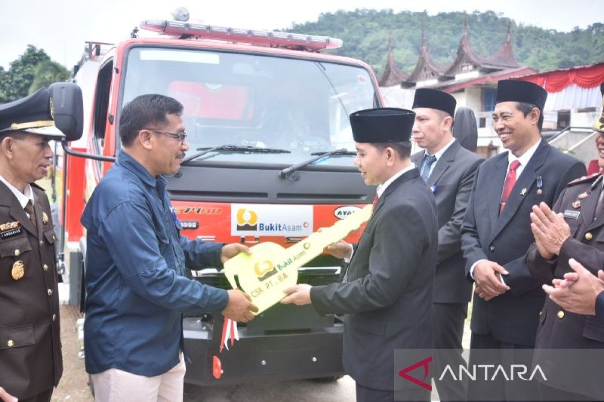 PTBA bantu mobil pemadam kebakaran untuk Pemkot Sawahlunto