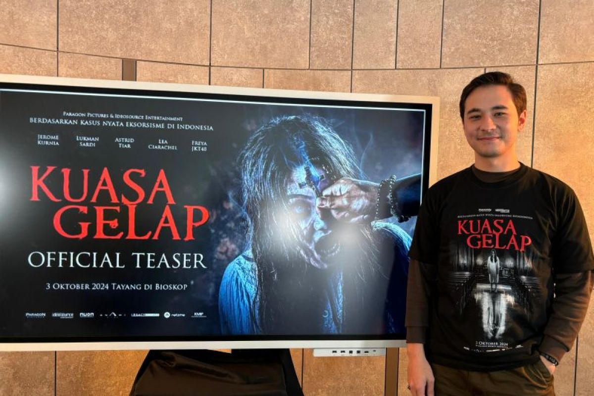 Jerome Kurnia belajar bahasa Latin untuk peran di film "Kuasa Gelap"