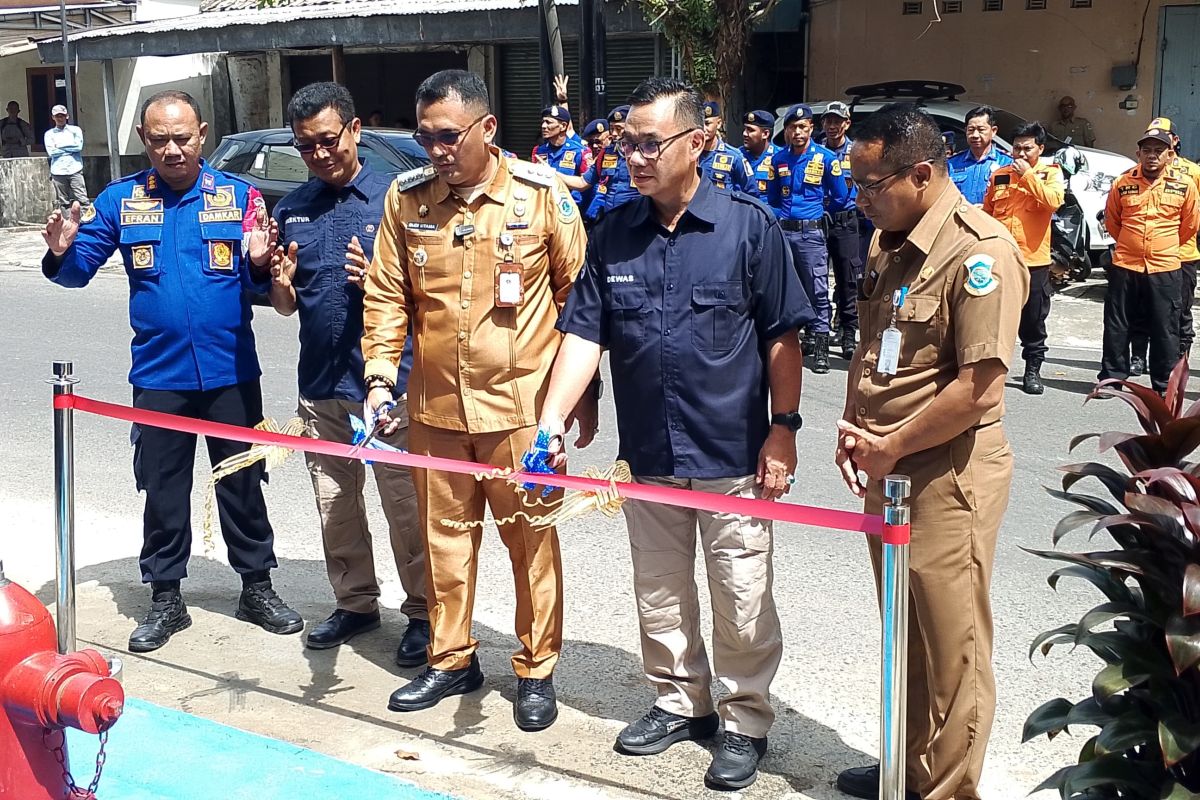 Pj Wako Pangkalpinang resmikan pemasangan hidran kebakaran di Jalan Mayor Haji Muhidin