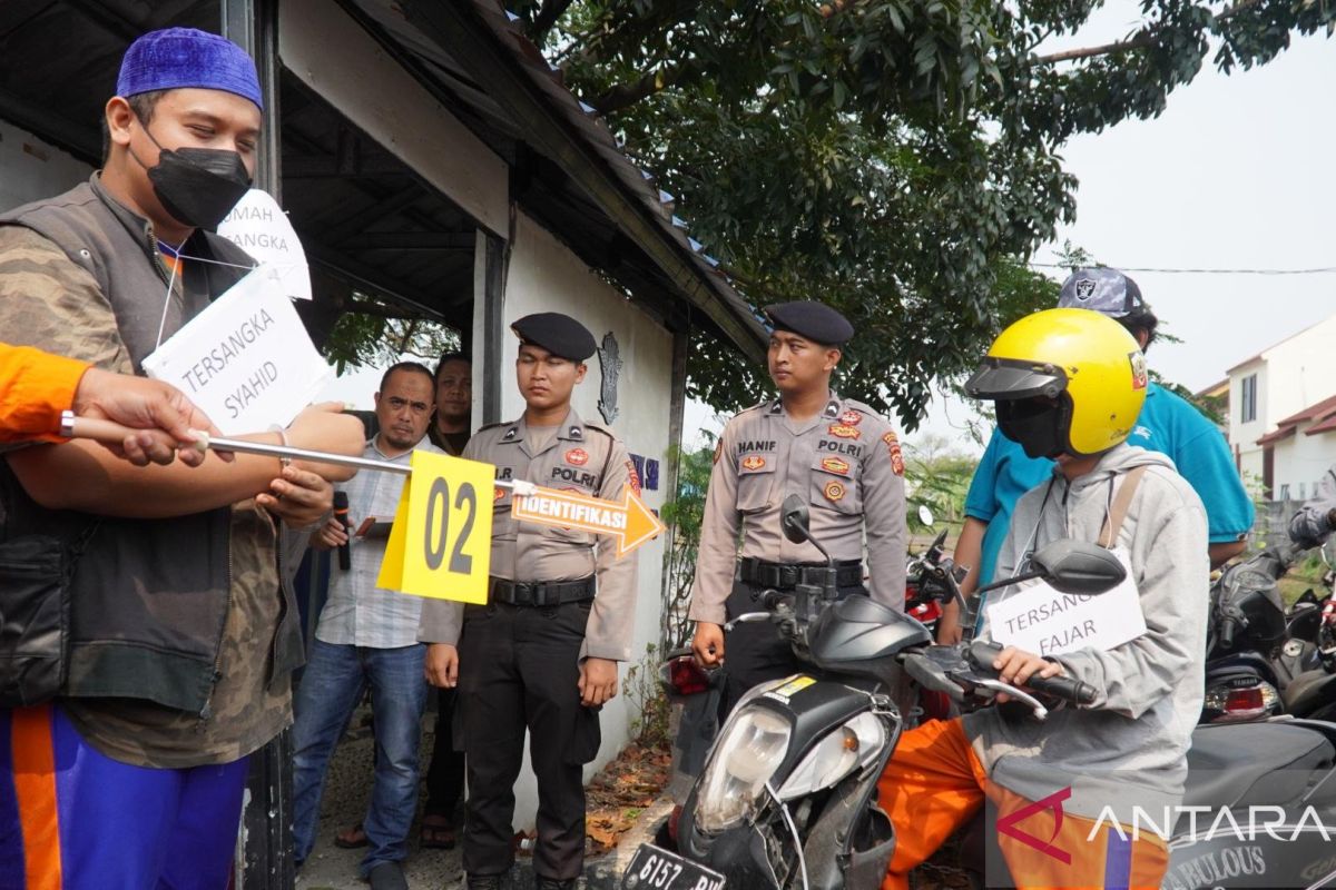 Polisi rekonstruksi kasus penganiayaan rombongan kiai NU di Karawang