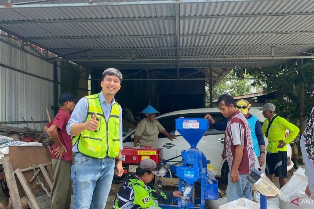 PT PAMA BAYA serahkan bantuan mesin giling produksi beras