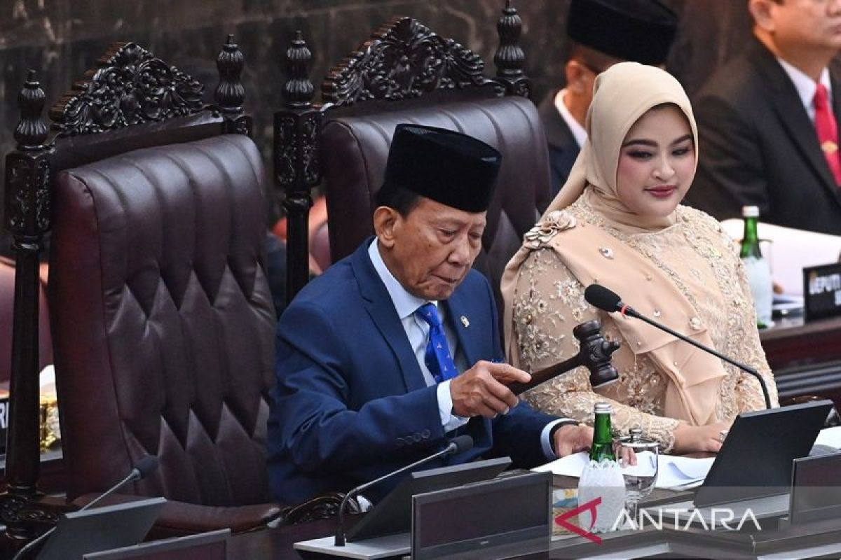 Rapat Paripurna tetapkan 8 fraksi DPR RI 2024