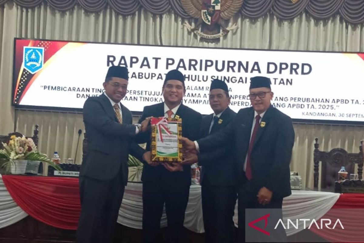 Pj Bupati HSS sampaikan raperda APBD tahun anggaran 2025