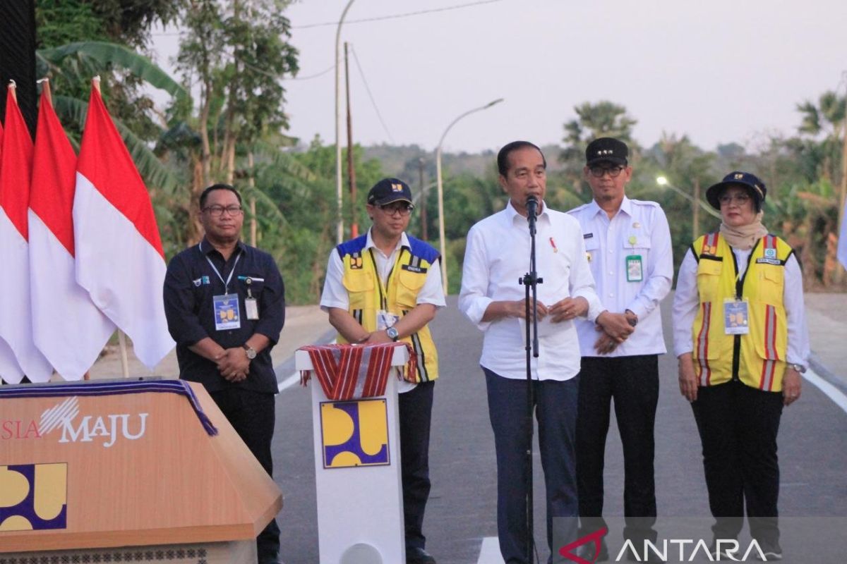 President launches 27 road sections in East Nusa Tenggara