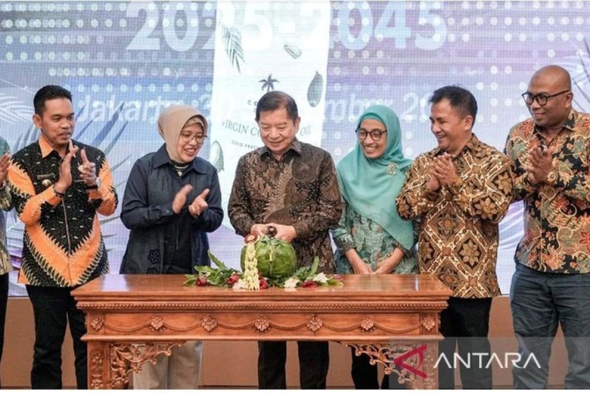 Bappenas luncurkan Peta Jalan Hilirisasi Kelapa 2025-2045