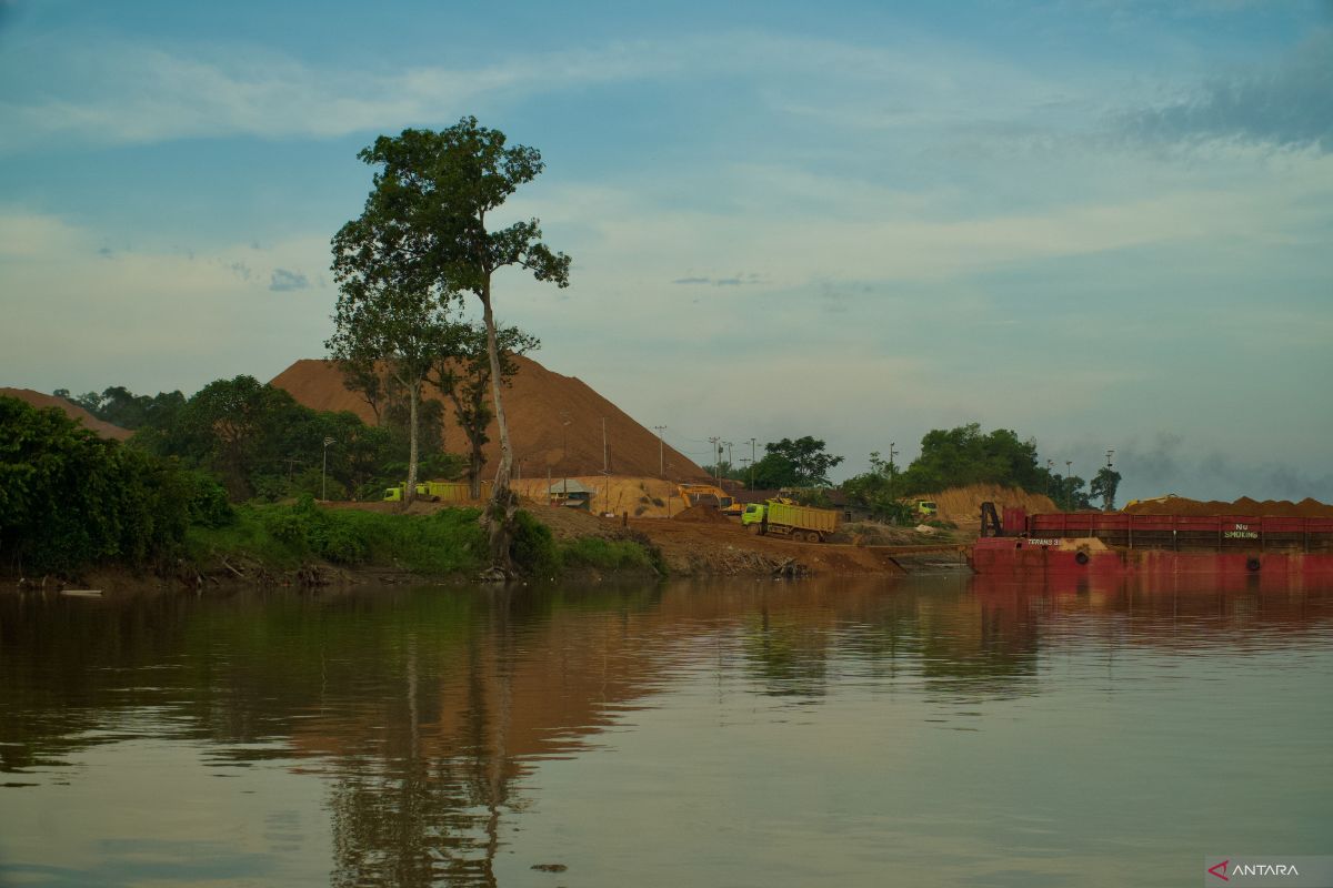 Penambangan bauksit ancam kualitas Sungai Kapuas