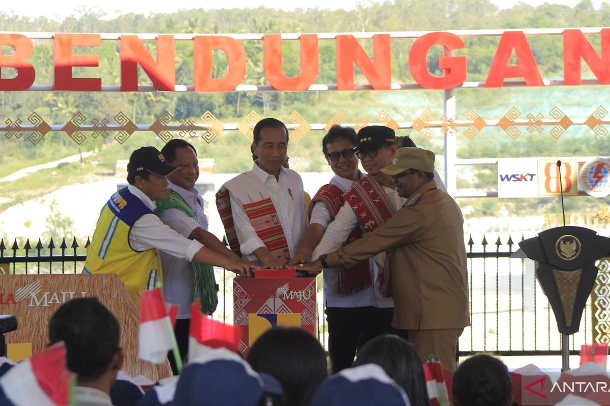 Presiden Jokowi  resmikan Bendungan Temef di NTT