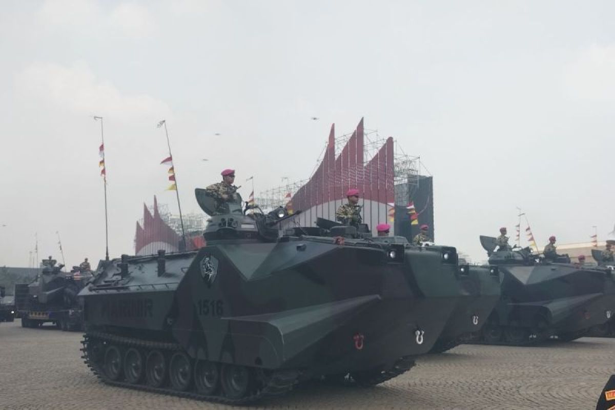 TNI gelar defile alutsista dalam gladi bersih HUT ke-79 di Lapangan Monas