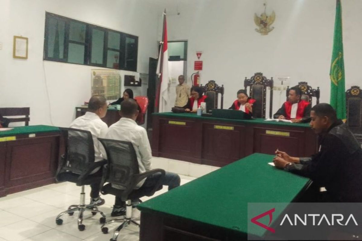 Dua terdakwa penjemput 73,44 gram sabu jalani sidang perdana