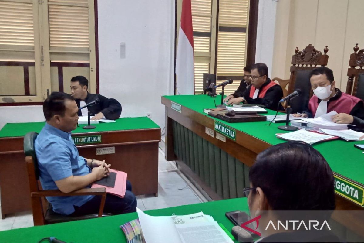 Jaksa tuntut dua tahun penjara eks camat diduga  korupsi hutan Tele