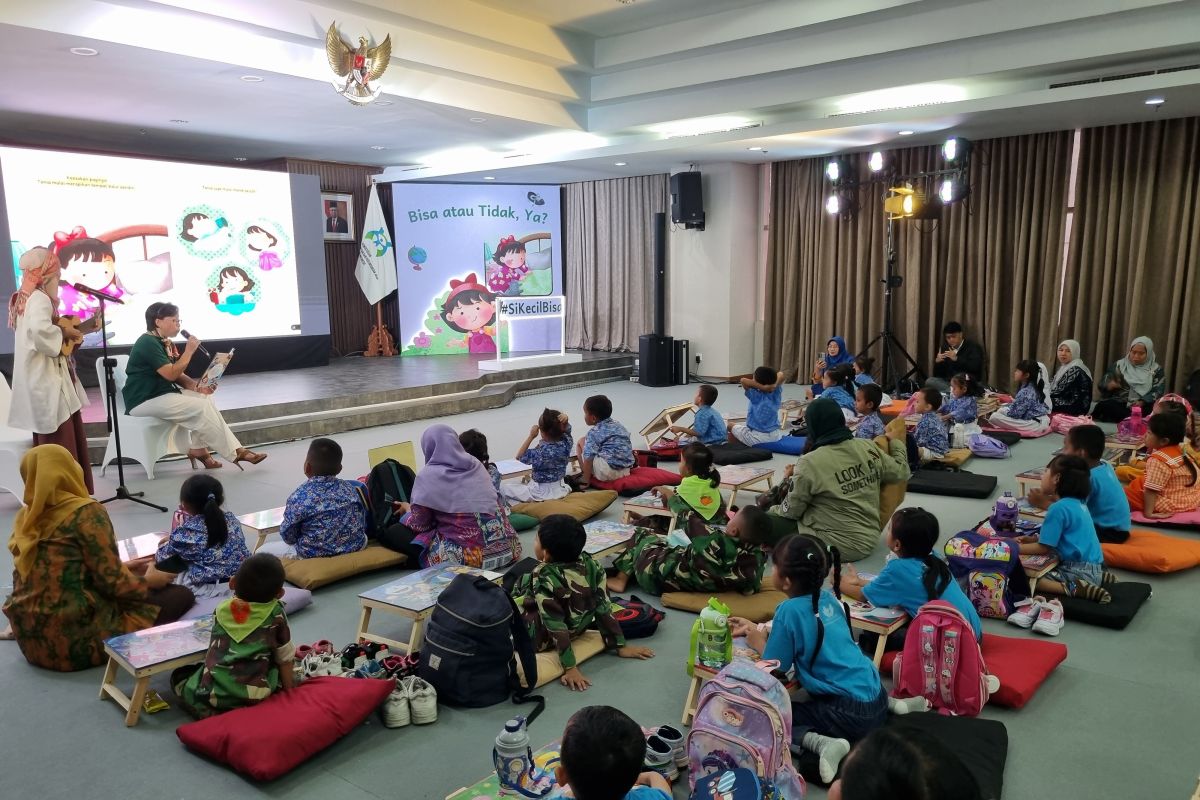 Orang tua diminta tumbuhkan kemandirian anak lewat membacakan cerita