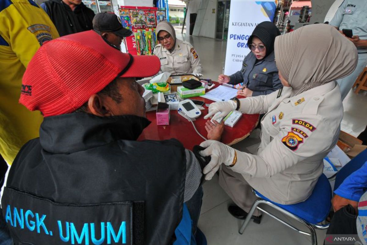 Jasa Raharja beri layanan pengobatan gratis di pelabuhan Ulee Lheu