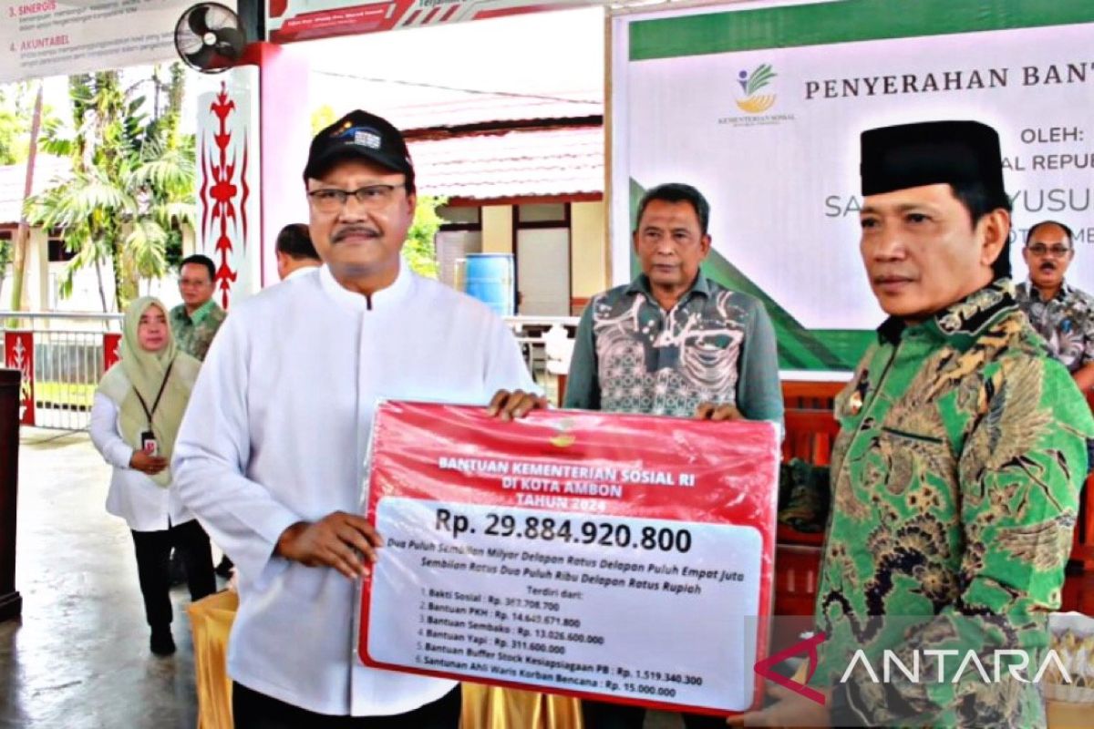 Mensos serahkan bantuan senilai Rp29 miliar untuk masyarakat Maluku