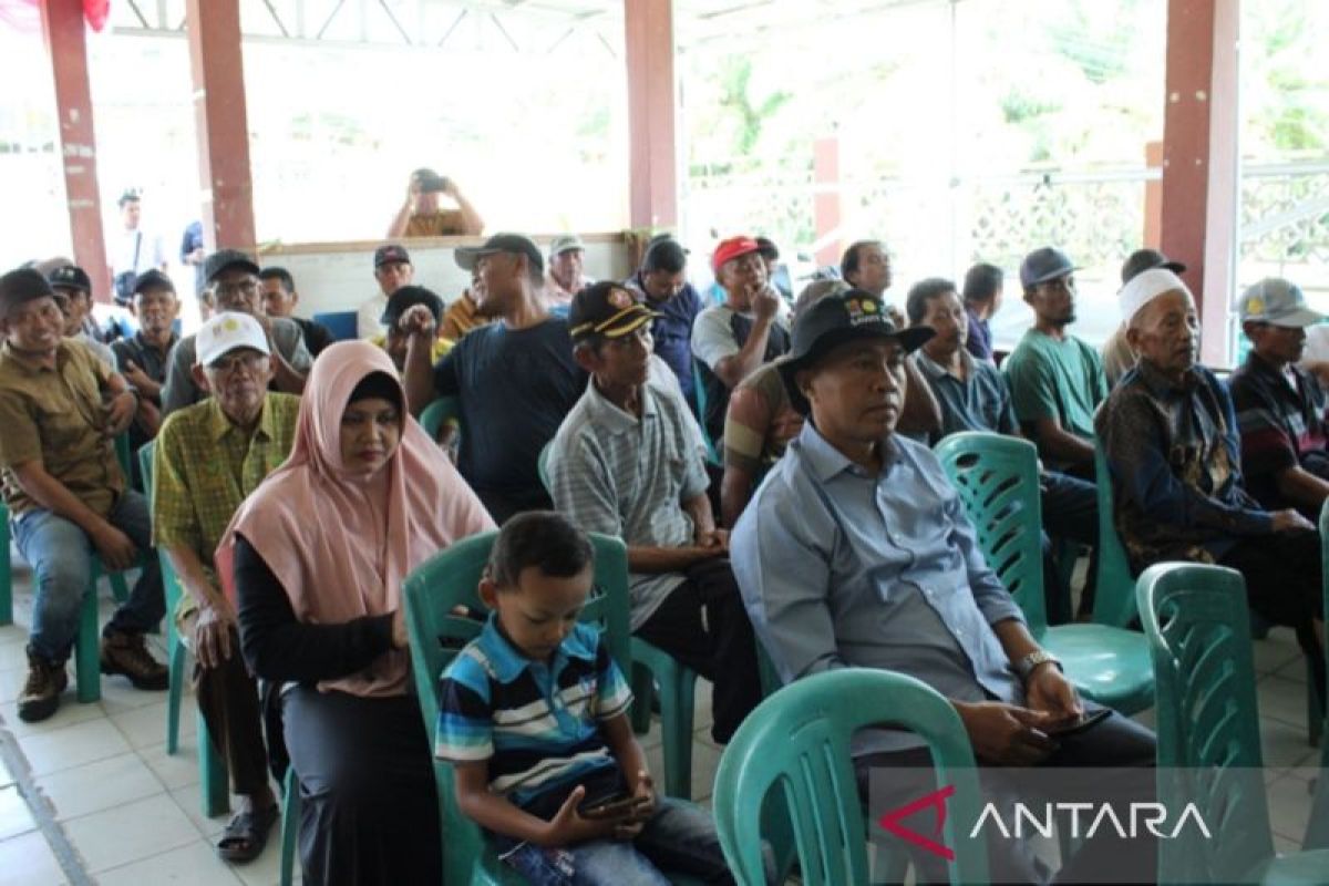 Disbun Kaltim  edukasi korporasi perkebunan pada petani di Paser