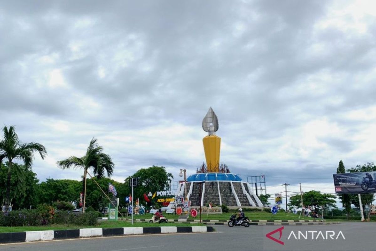 Cuaca sejumlah wilayah di Indonesia berawan hingga hujan