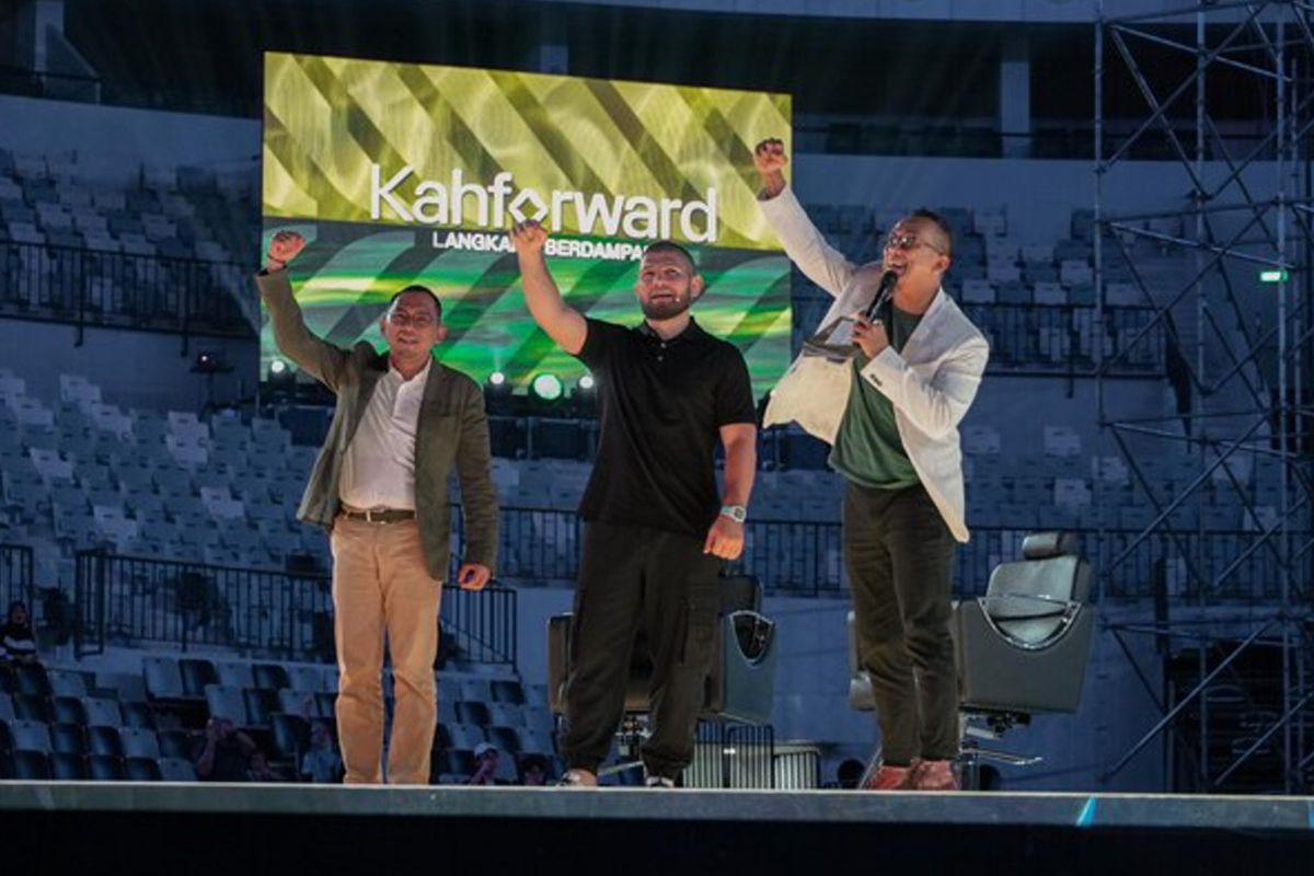 Khabib Nurmagomedov's First Step in Indonesia with Kahforward Inspires Youth to Take Impactful Action