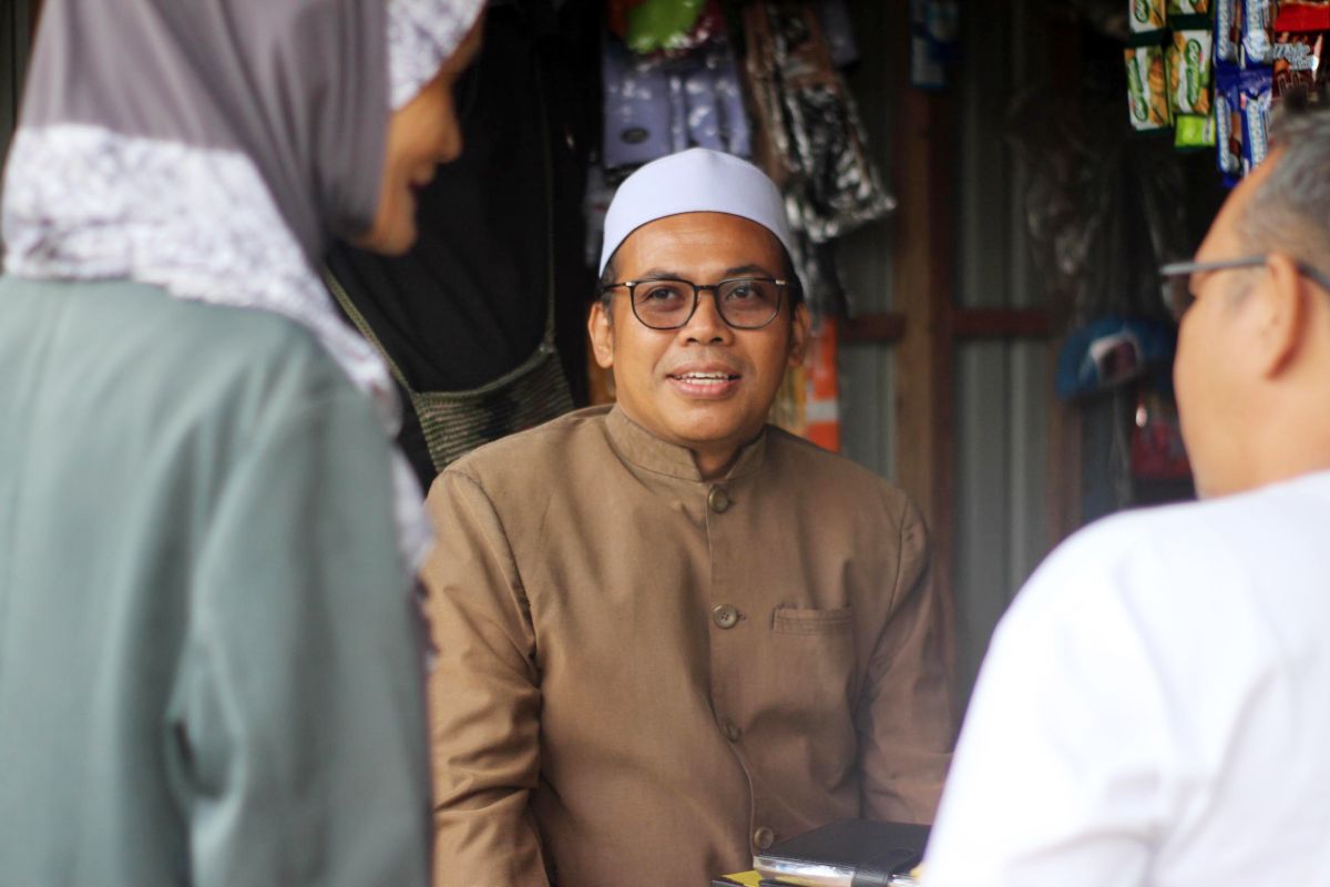 Ustadz Rosyadi Elmi blusukan subuh serap aspirasi warga di HST