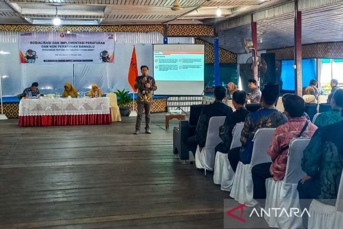 Bawaslu Natuna Kepri sosialisasikan peraturan netralitas kepada kepala desa