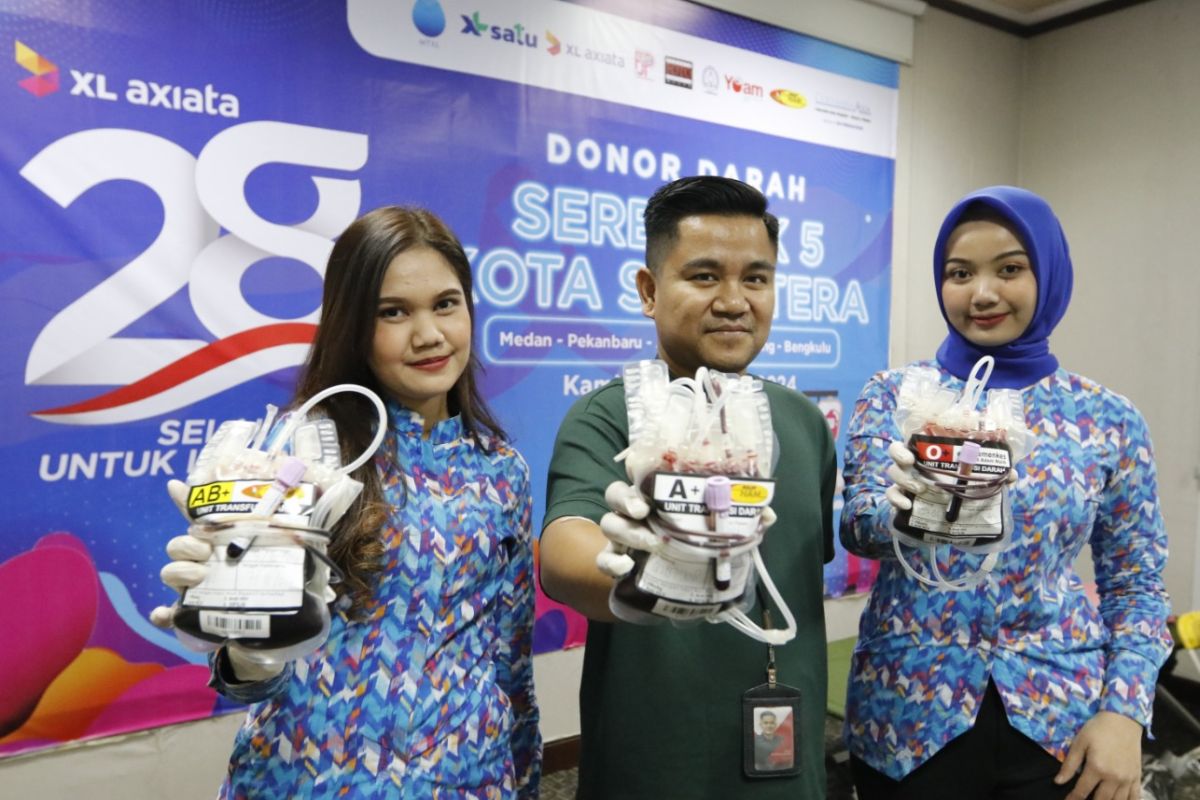 Karyawan XL Axiata donor darah di lima kota di Sumatera