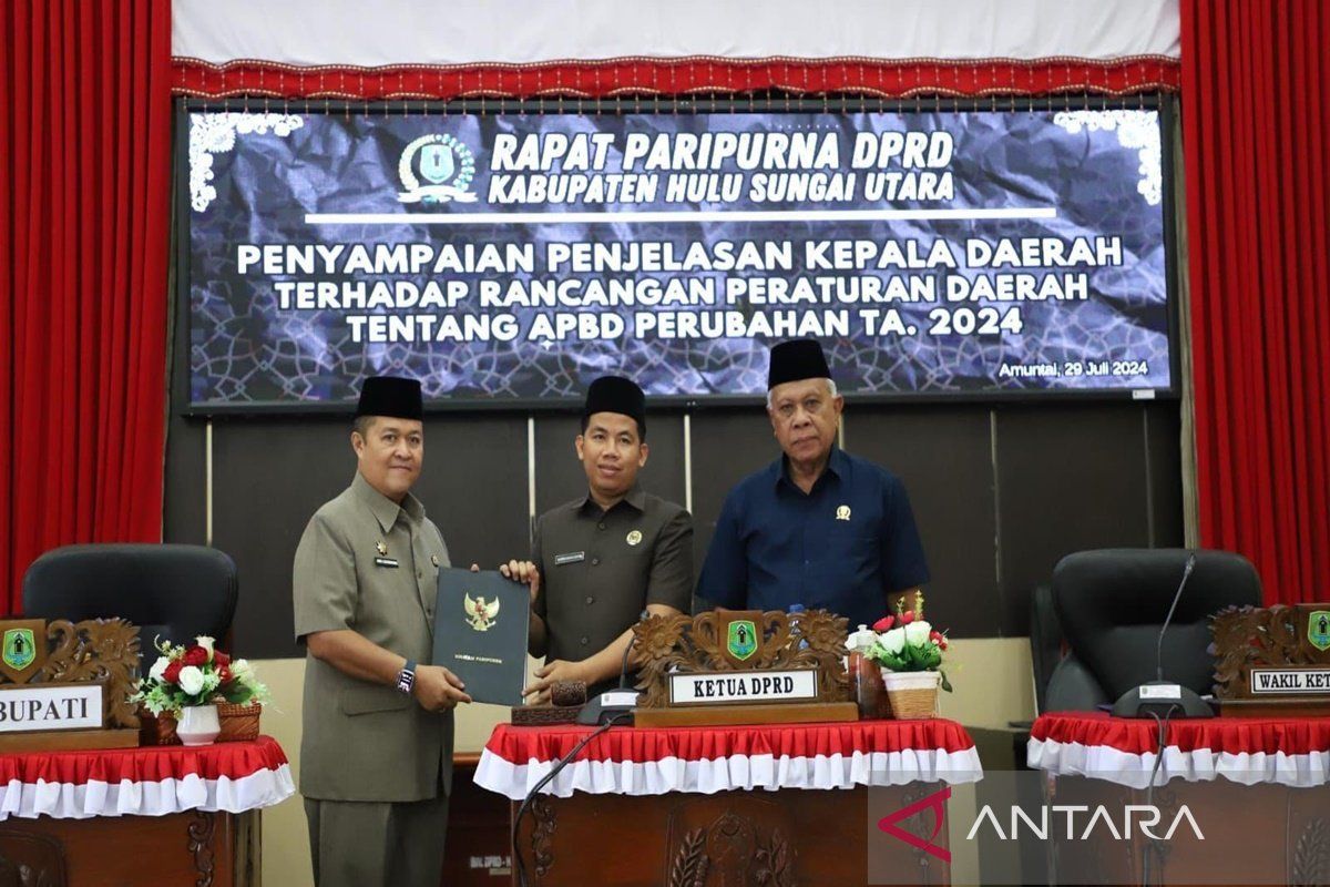 Sekda HSU hadiri Paripurna Raperda Perubahan APBD 2024