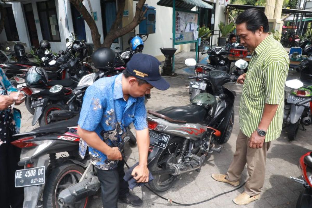 DLH Kota Madiun uji emisi gratis berkeliling kelurahan