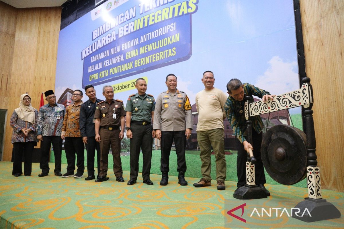 KPK berikan bimtek bagi anggota DPRD Kota Pontianak cegah perilaku korupsi