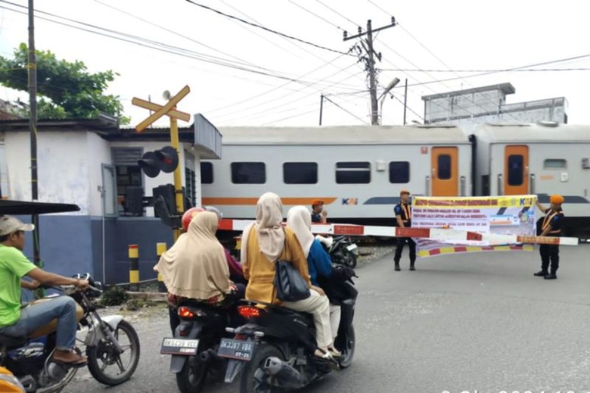 KAI Sumut menutup 31 perlintasan sebidang di sejumlah lokasi