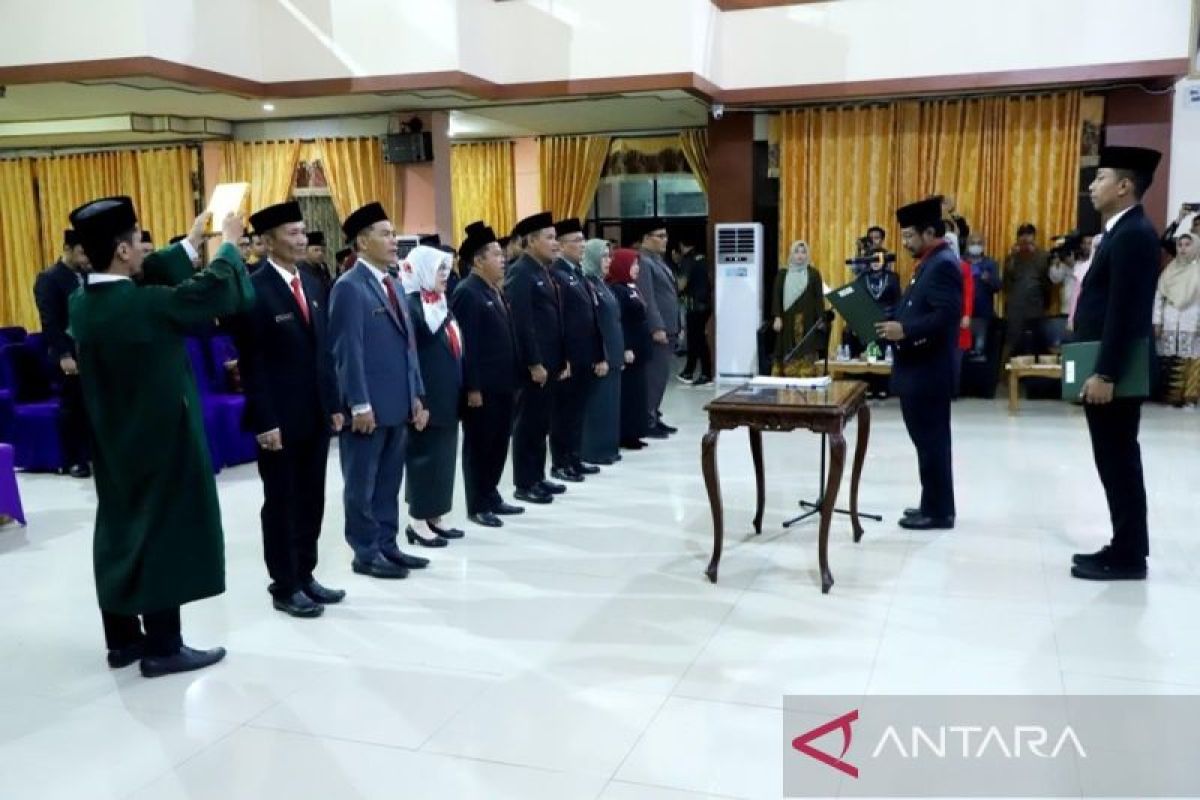 Pj Bupati HSU lantik tujuh Pejabat Pimpinan Tinggi Pratama