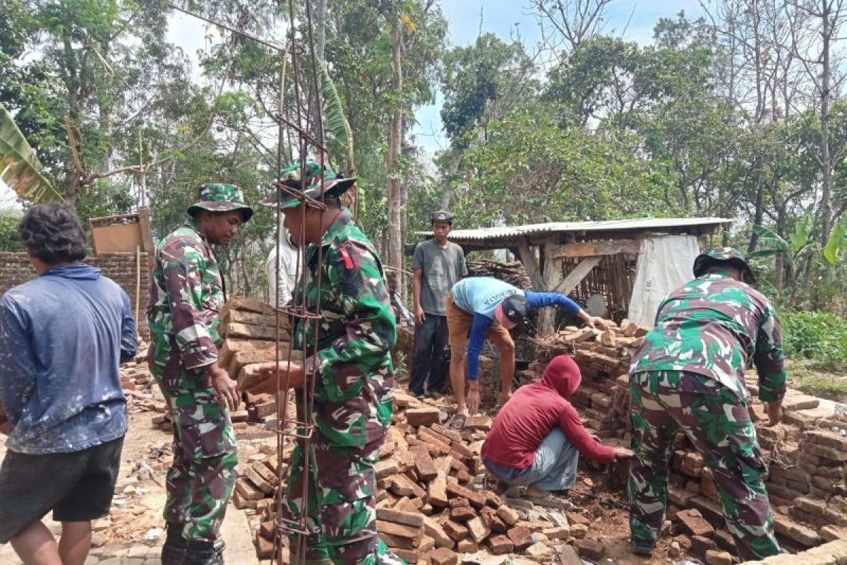 Kodim Kediri perbaiki 122 rumah tidak layak huni