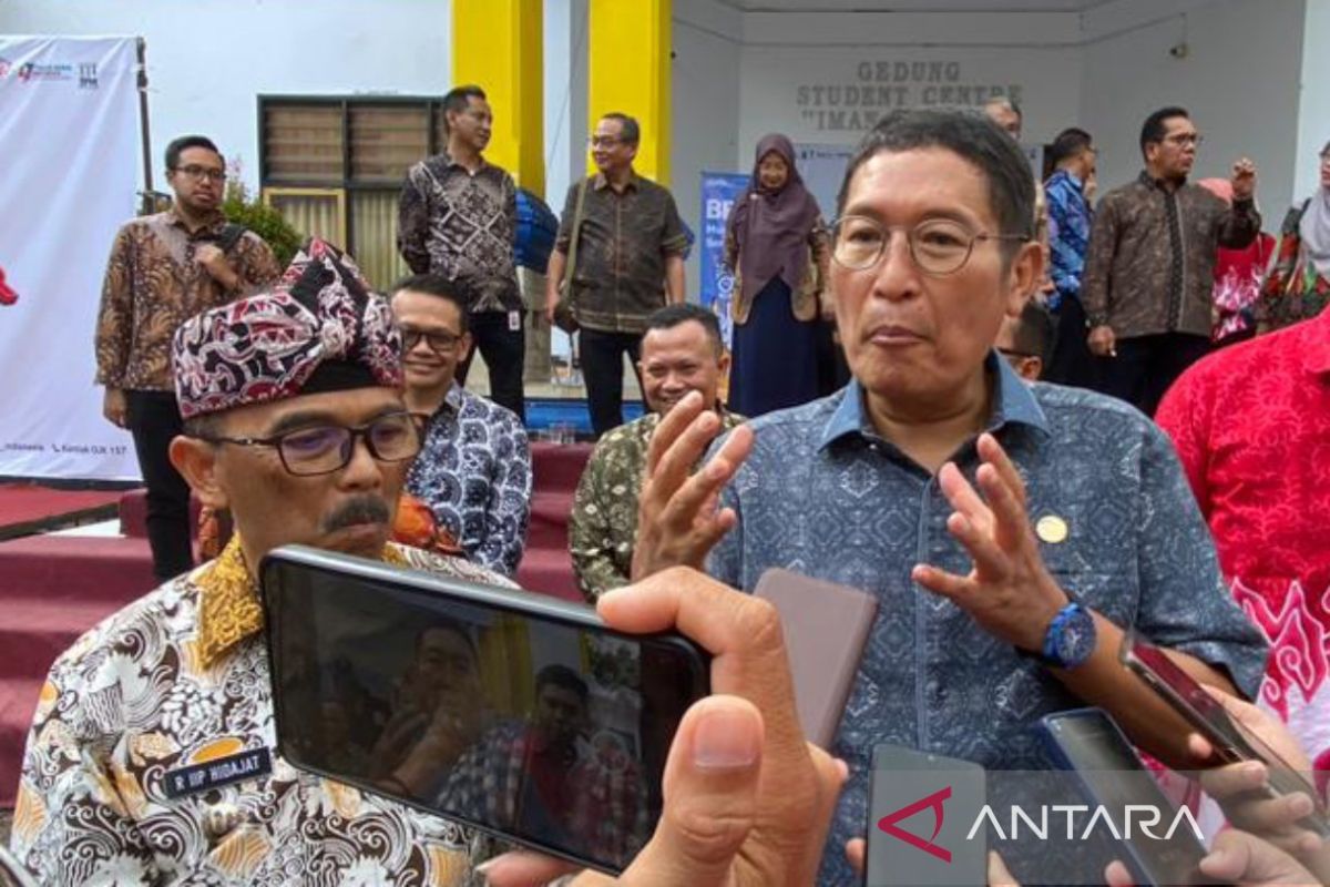 OJK mengedukasi 1.000 mahasiswa di Kuningan guna cerdas berinvestasi