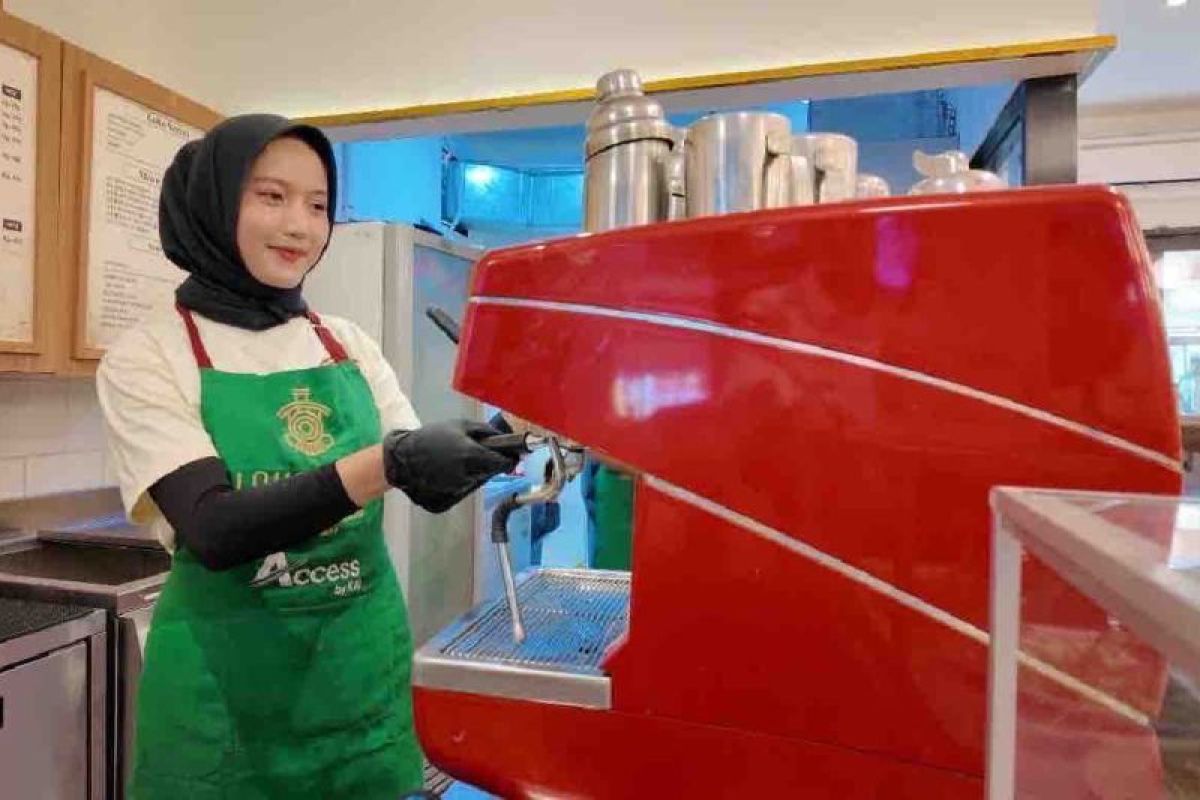 KAI Services hadirkan Loko Cafe bagi pengunjung HUT Ke-79 TNI di Monas