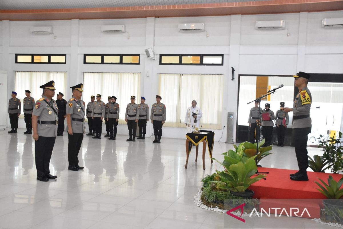 Kapolda Babel pimpin sertijab wakapolda dan kenal pamit empat pejabat utama