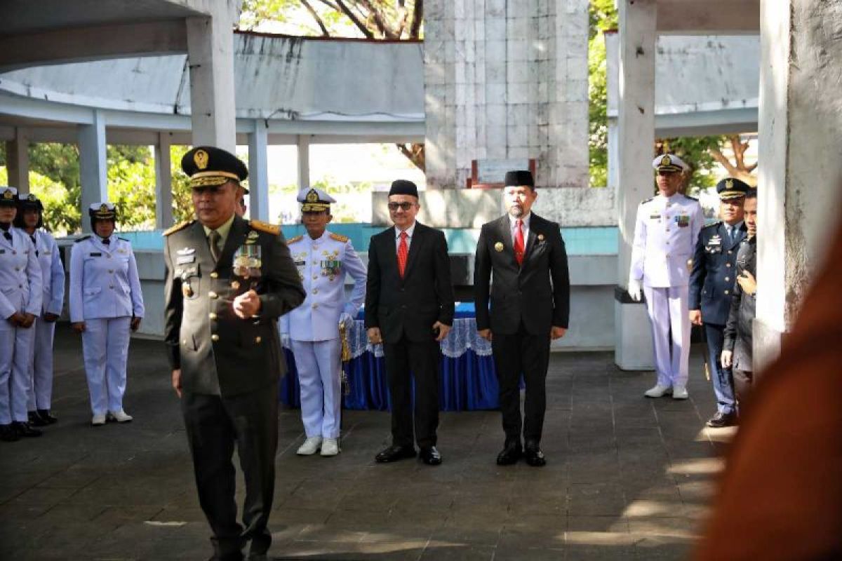 Pjs Wali Kota Makassar hadiri ziarah nasional di TMP Panaikang peringati HUT ke-79 TNI