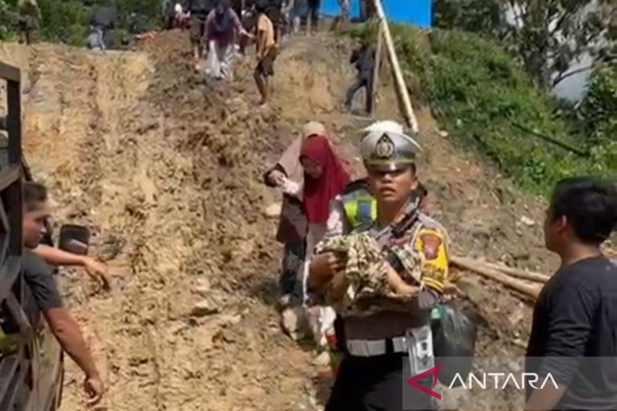 Tonase kendaraan melintasi jalur lintas tengah Sumatera Batu Jomba dibatasi