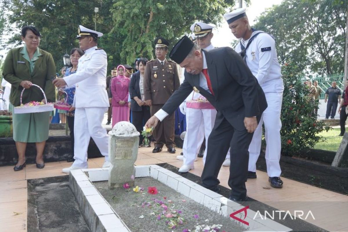 Pjs Bupati Asahan lakukan ziarah Nasional di HUT Ke 79 TNI