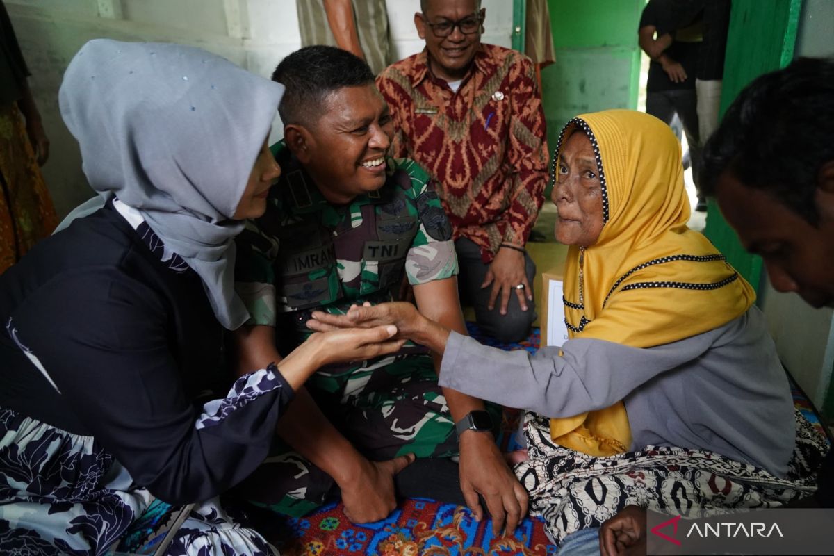 Korem Lilawangsa bantu dua unit rumah bagi warga miskin pedalaman Aceh