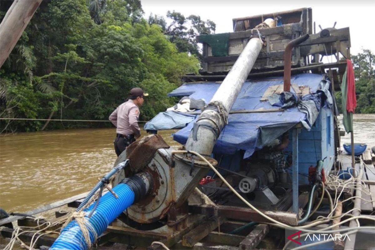 Tambang emas ilegal yang libatkan WNA rugikan negara hingga Rp1.020 triliun