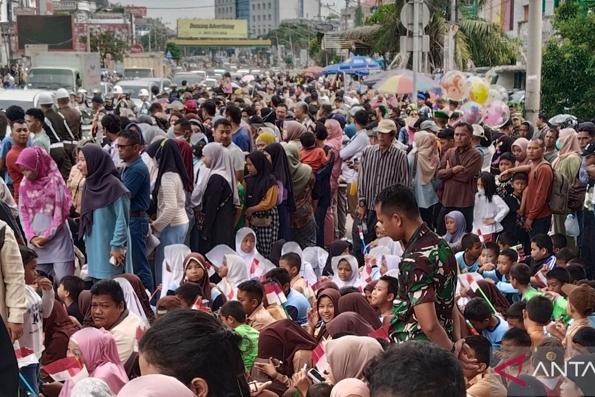 Ribuan warga Palembang tumplek saksikan pameran alutsista TNI