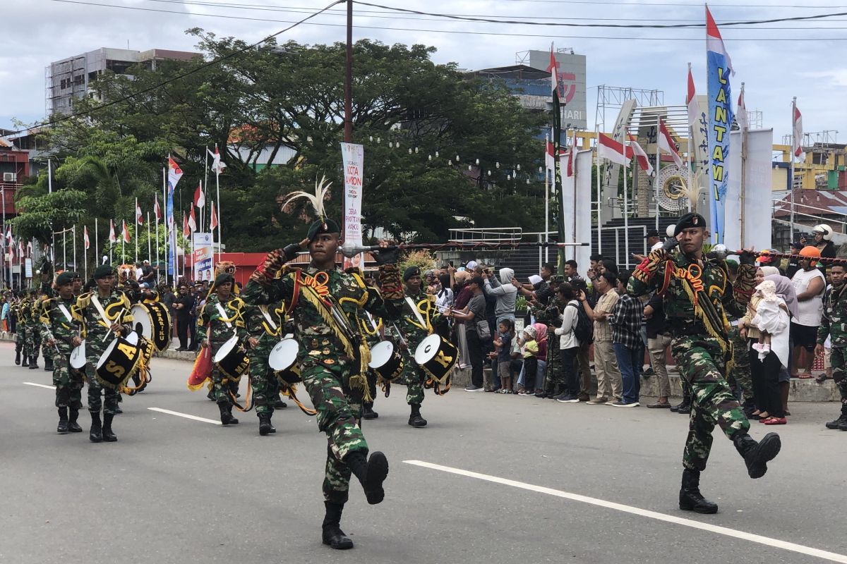 Pj Gubernur Maluku: TNI milik seluruh masyarakat Indonesia