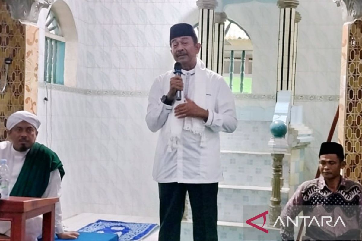 Cabup Madina Saipullah menangis saat pimpin doa untuk rakyat Palestina