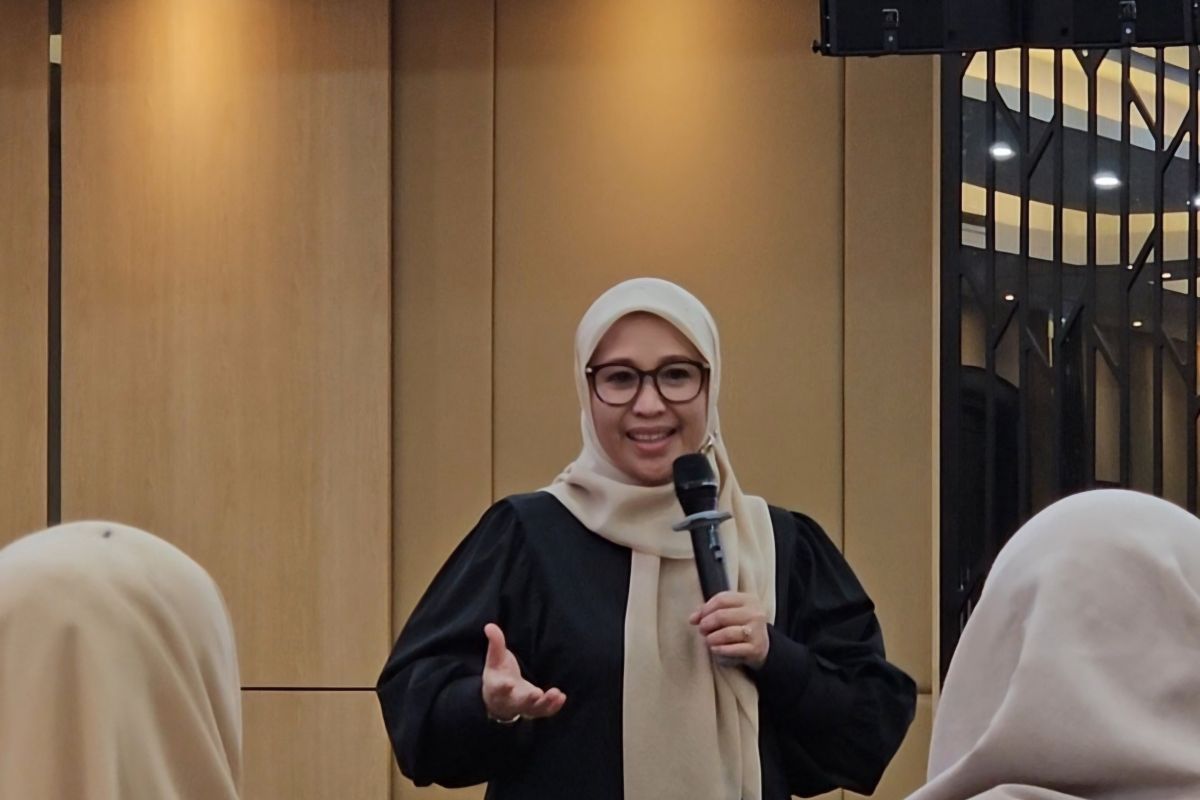 Perempuan didesak untuk mengatasi politik uang selama referendum regional di Indonesia