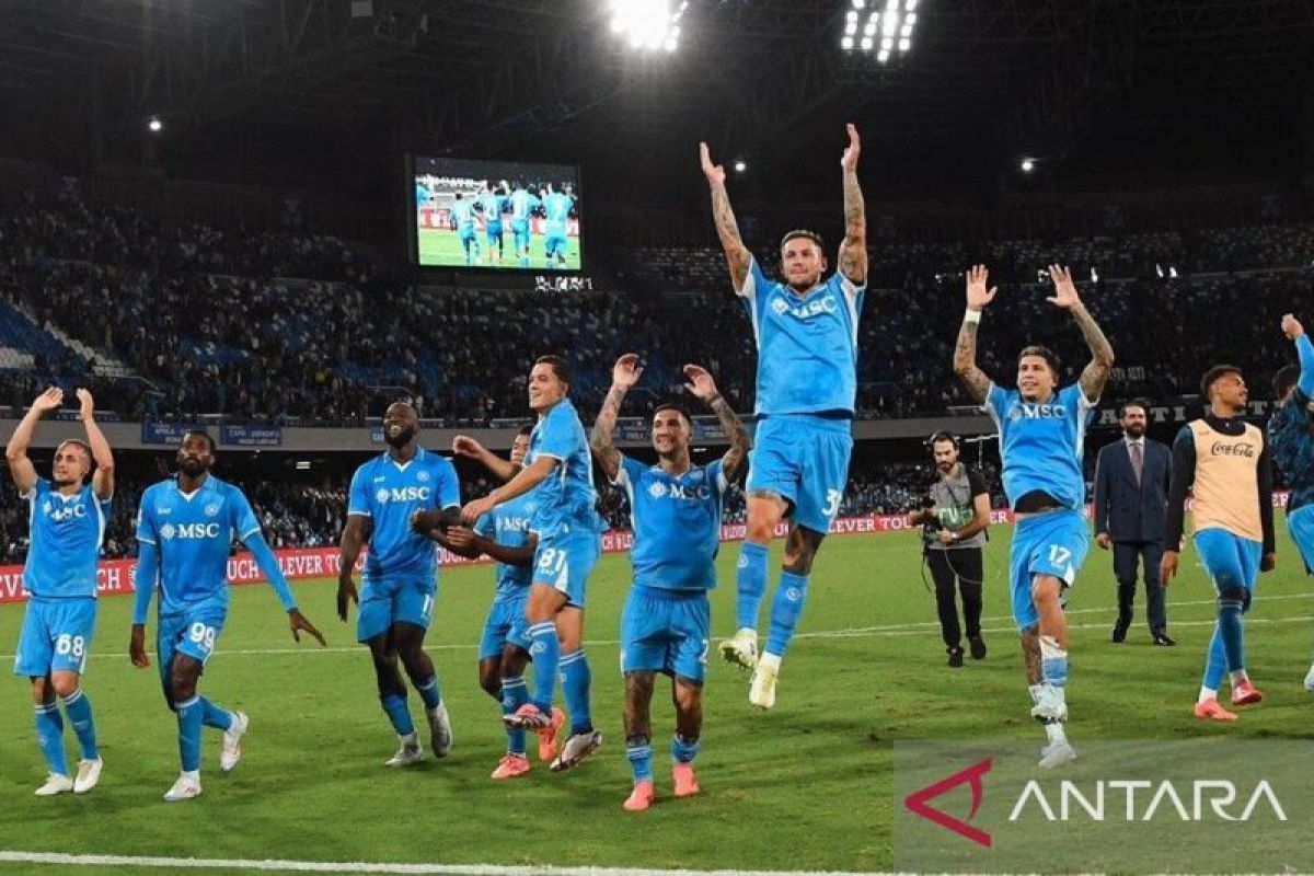 Napoli nyaman di puncak klasemen Liga Italia usai tekuk Como 3-1