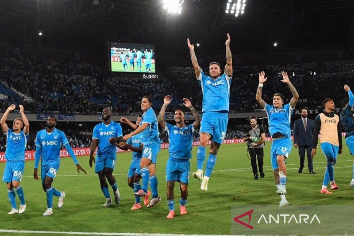 Napoli kokoh di puncak klasemen Liga Italia usai bekuk AC Milan 2-0