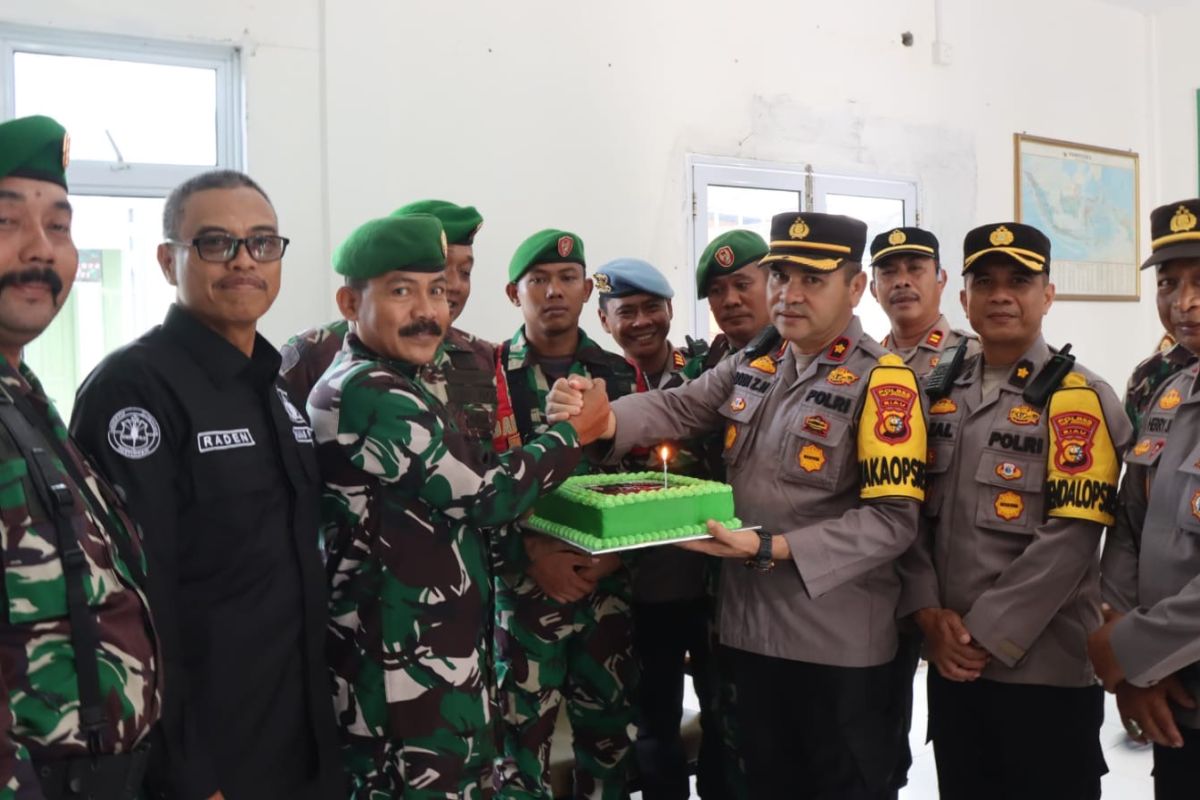 HUT TNI ke-79, Polres Meranti beri kejutan ke Koramil dan Pos AL