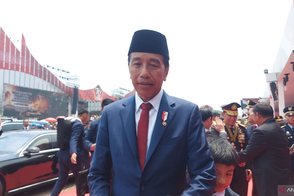 Presiden anugerahkan Yudha Dharma Pratama dan Samkaryanugraha di HUT TNI