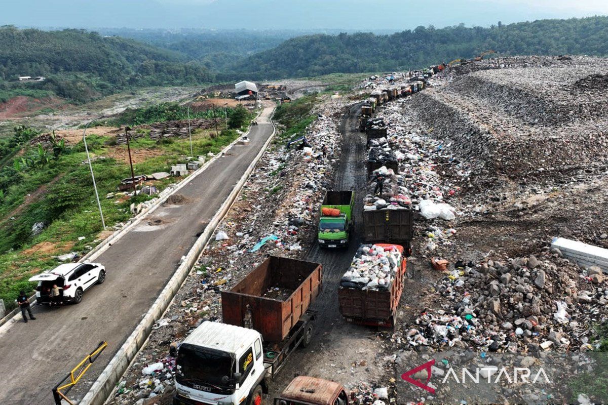 Sekda: Perlu langkah cepat atasi krisis sampah cekungan Bandung